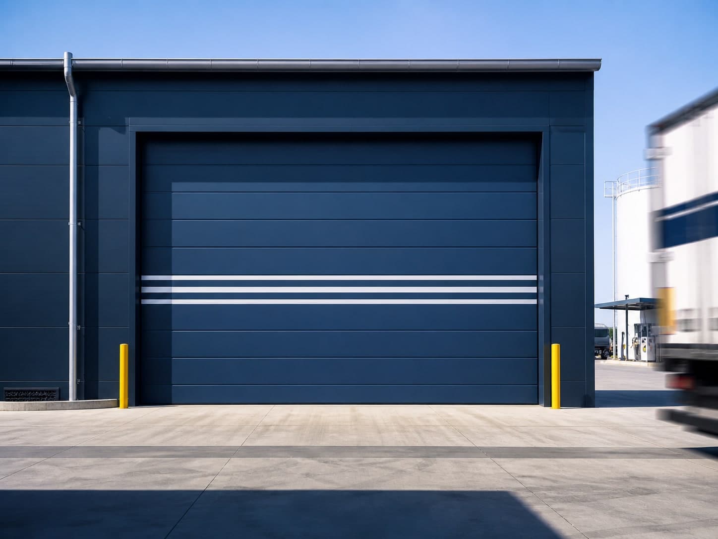12 portes sectionnelles industrielles sur 4 sites