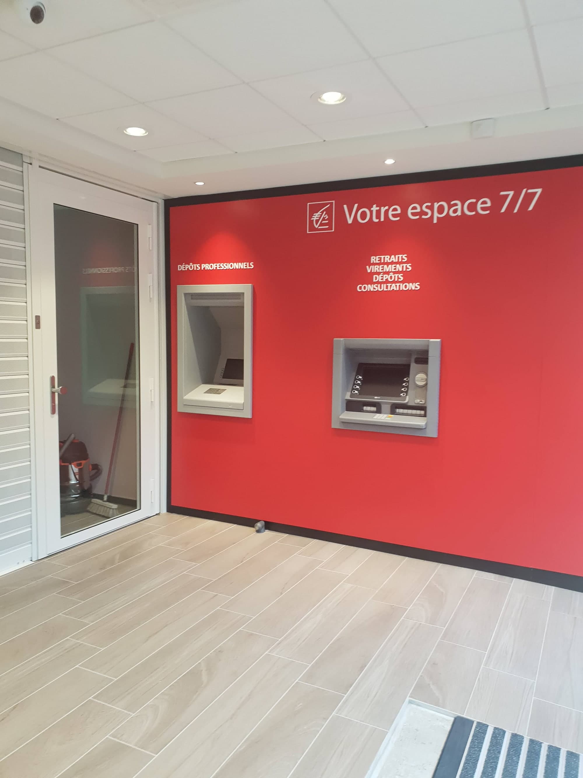 Vitrine Caisse d'Épargne — façade commerciale IEF & CO